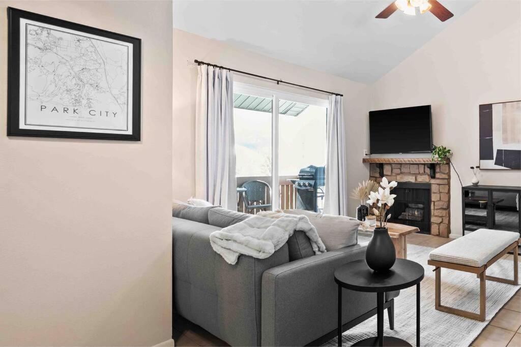 Cozy Top Floor Condo With Mountain Views พาร์คซิตี ภายนอก รูปภาพ